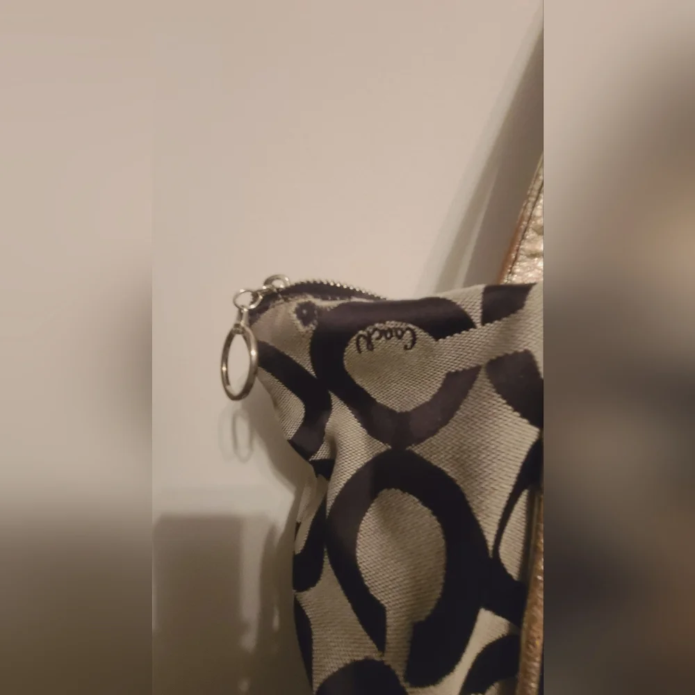 SOLD!!!    COACH Poppy Bag - Picture 7 of 12